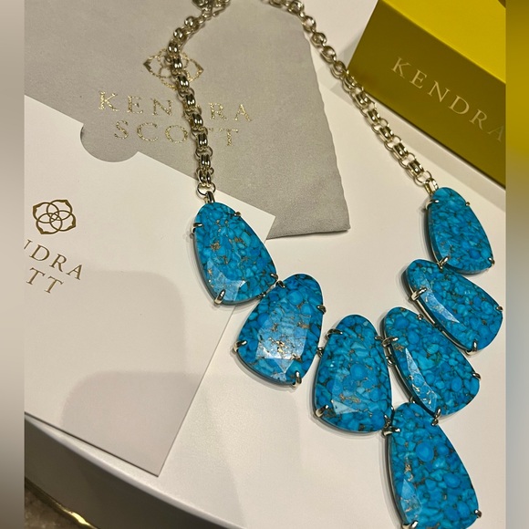 Kendra Scott Harlow Statement Necklace in Bronze Veined Turquoise - Picture 7 of 9